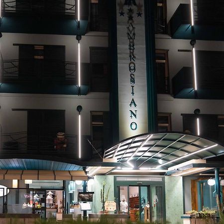Hotel Ambrosiano مونتيكاتيني تيرمي المظهر الخارجي الصورة