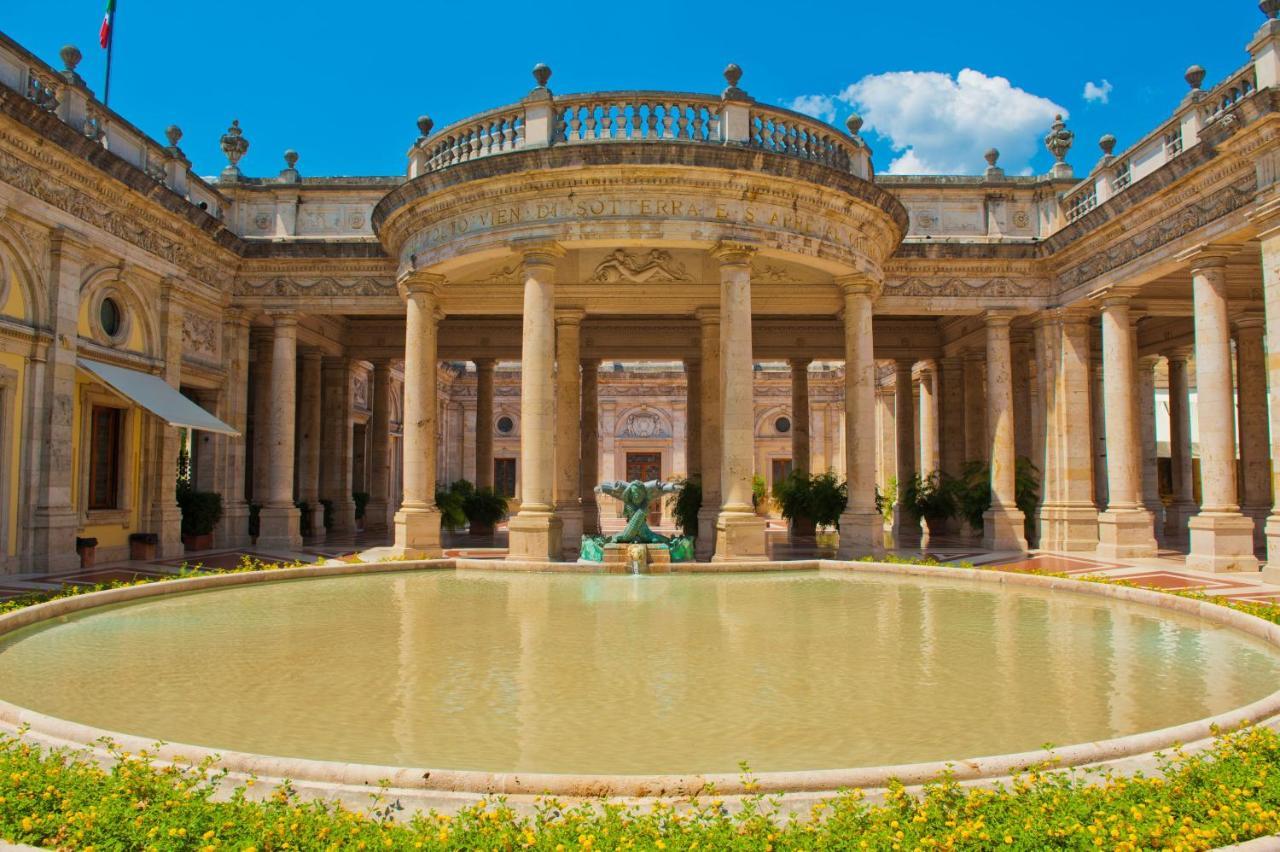 Hotel Ambrosiano مونتيكاتيني تيرمي المظهر الخارجي الصورة