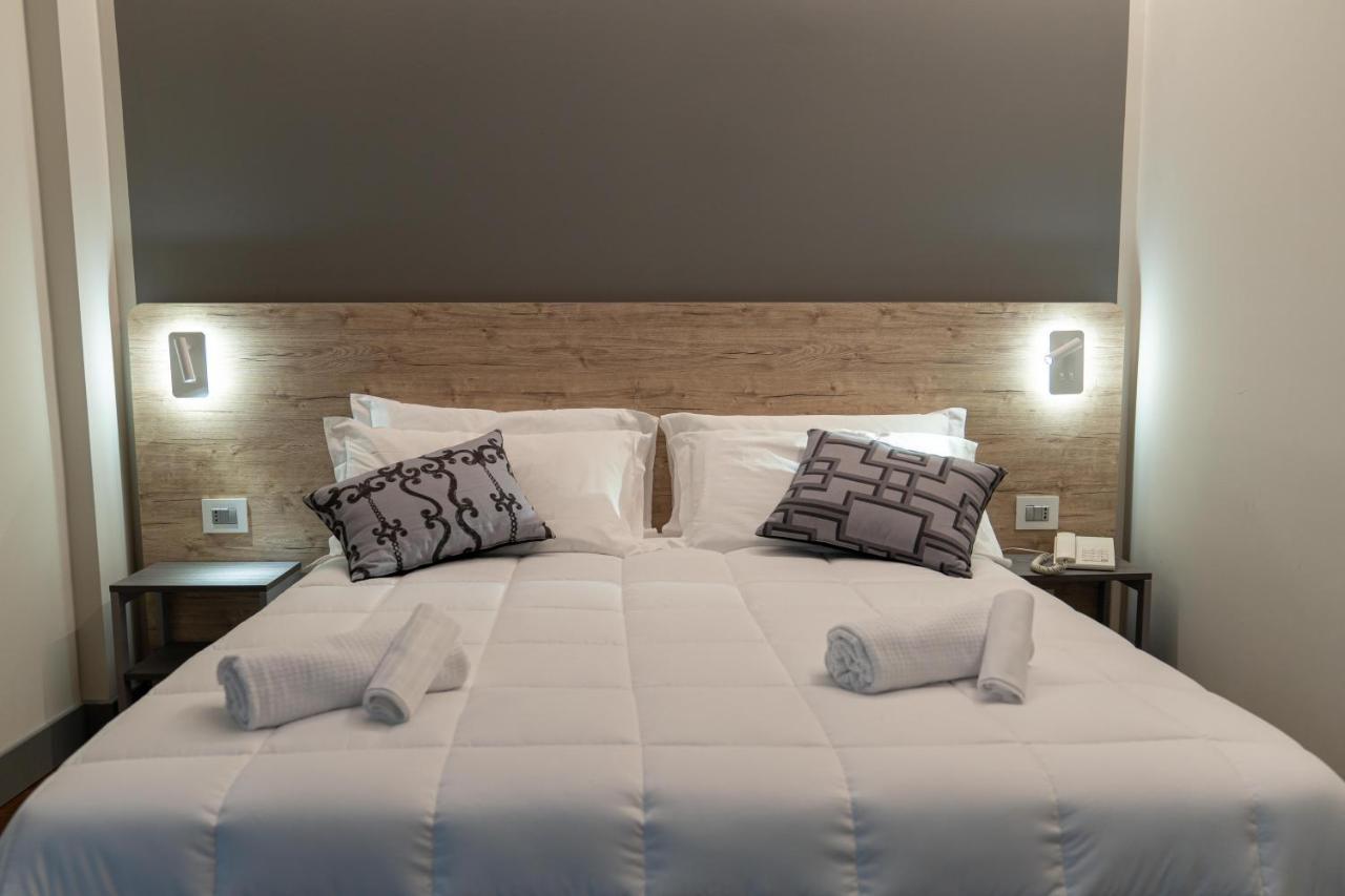 Hotel Ambrosiano مونتيكاتيني تيرمي المظهر الخارجي الصورة