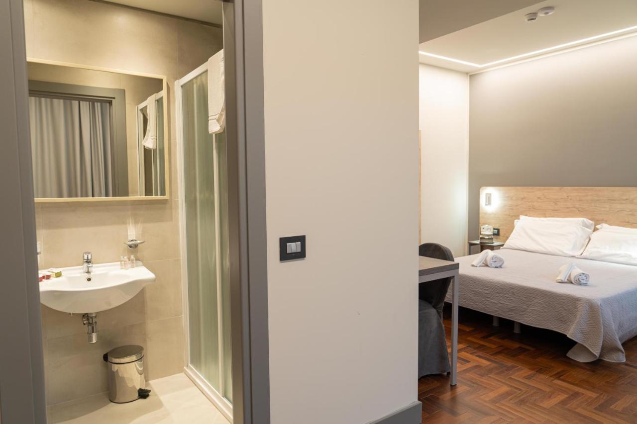 Hotel Ambrosiano مونتيكاتيني تيرمي المظهر الخارجي الصورة