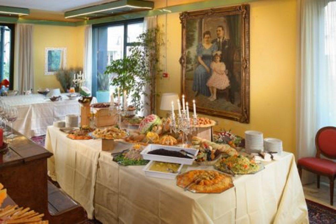 Hotel Ambrosiano مونتيكاتيني تيرمي المظهر الخارجي الصورة